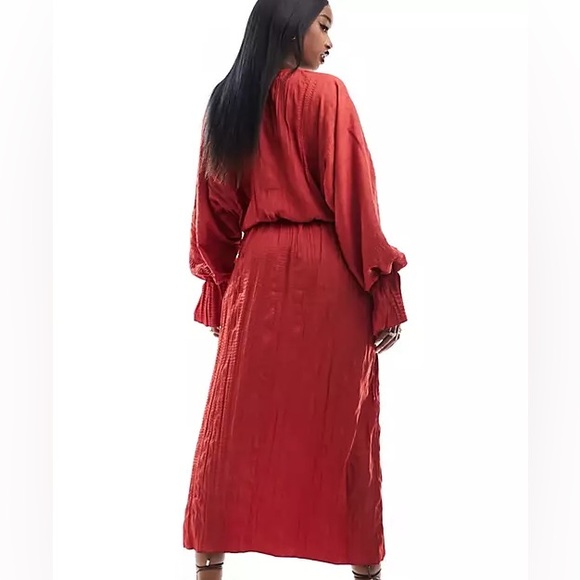 NAKD Draped structured midi dress in red - Picture 3 of 3